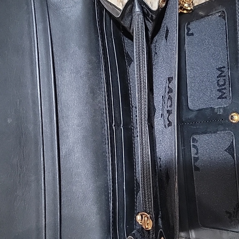 🌵MCM Black Leather Wallet - Picture 6 of 8